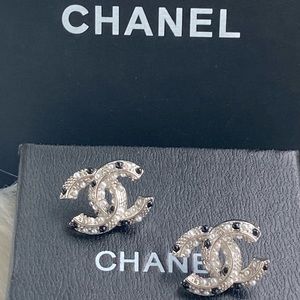 **SOLD** Chanel Silver CC Earrings